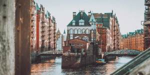 Beitragsbild des Blogbeitrags Speicherstadt Hamburg: 15 schönsten Sehenswürdigkeiten 