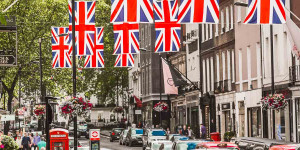Beitragsbild des Blogbeitrags Ist Trinkgeld im UK üblich und wie viel gibt man?