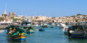 Beitragsbild des Blogbeitrags Das sind unsere 17 Lieblingsorte, von Spinola Bay bis Alfama