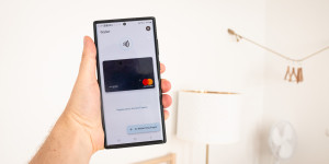 Beitragsbild des Blogbeitrags 11 besten kostenfreien Google Pay Kreditkarten in 2023 