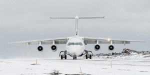Beitragsbild des Blogbeitrags Antarktis Flug: 4 mögliche Flugreisen ins ewige Eis 