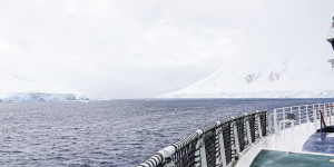 Beitragsbild des Blogbeitrags Alleine die Antarktis ohne Einzelkabinenzuschlag entdecken 