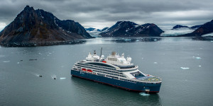 Beitragsbild des Blogbeitrags Nordpol Kreuzfahrt: Die 3 möglichen Reisen zum Dach der Welt