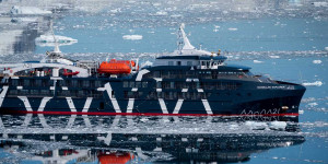 Beitragsbild des Blogbeitrags Die besten kleinen Schiffe für Antarktis Seereisen 