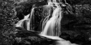 Beitragsbild des Blogbeitrags Poms-Wasserfall