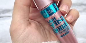 Beitragsbild des Blogbeitrags Maybelline Lash Sensational Mascara kann dich verwundern