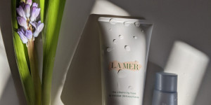 Beitragsbild des Blogbeitrags Meine Erfahrungen mit dem Reinigungsschaum: das Vergleich von La Mer – The Cleansing Foam und Estée Lauder – Perfectly Clean
