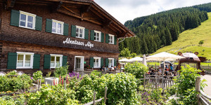 Beitragsbild des Blogbeitrags Alpsee Bergwelt im Allgäu – Wanderung mit der Familie
