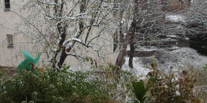 Beitragsbild des Blogbeitrags Praktisches aus dem Balkon im Winter: 3 Ideen