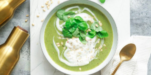 Beitragsbild des Blogbeitrags Brokkoli Basilikum Cremesuppe