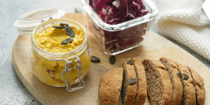 Beitragsbild des Blogbeitrags Kürbis Hummus