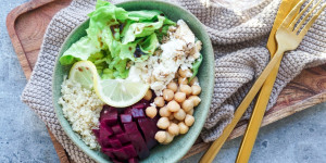 Beitragsbild des Blogbeitrags 5 abwechslungsreiche Rezepte mit Quinoa (vegan u. vegetarisch, glutenfrei)