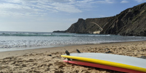 Beitragsbild des Blogbeitrags Mein erstes Mal Surfen am Meer