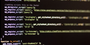 Beitragsbild des Blogbeitrags Wie fügt man Code über die „functions.php“ Datei hinzu? 