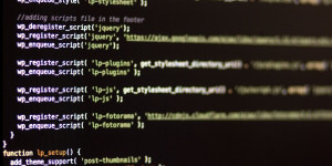 Beitragsbild des Blogbeitrags Wie fügt man Code über die „functions.php“ Datei hinzu?
