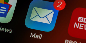 Beitragsbild des Blogbeitrags Die besten MailChimp Alternativen – DSGVO-konforme, kostenlose Newslettersysteme für WordPress