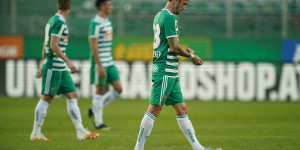 Beitragsbild des Blogbeitrags Der Schiedsrichter pfifff schlecht – Rapid spielte auch schlecht