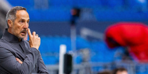 Beitragsbild des Blogbeitrags Der Stachel sitzt bei Hütter tief: Frankfurt verspielte gegen Absteiger Schalke Champions League