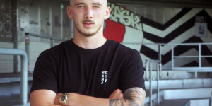 Beitragsbild des Blogbeitrags Sky bis 2026! Maresic ist die „Trauner-Vorsorge“ des LASK