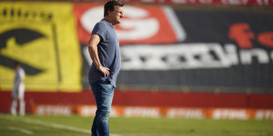 Beitragsbild des Blogbeitrags Andi Herzog gegen Salzburg: Nicht hinten reinstellen und beten!