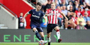 Beitragsbild des Blogbeitrags Auf Rapid warten viele Seifenblasen: Bei West Ham sitzen 56 Millionen auf der Bank