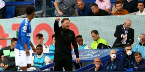 Beitragsbild des Blogbeitrags Ärger mit VAR: Droht Hasenhüttl bei Niederlage gegen Leeds das Ende?