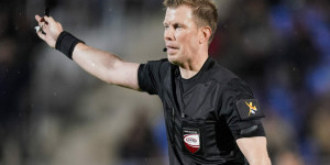 Beitragsbild des Blogbeitrags Ein Spiel Sperre und vier Ermahnungen: Schwarzer Tag für Schiedsrichter