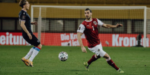 Beitragsbild des Blogbeitrags 13 Jahre mit Dragovic: Gratulation zum Hunderter