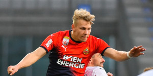 Beitragsbild des Blogbeitrags Schock um Hofmann! Für Janko war Auer wie Maradona: Ärger über Referee und VAR