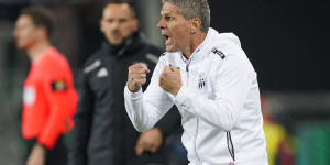 Beitragsbild des Blogbeitrags Beim LASK ist Didi Kühbauer ein mutigerer Trainer geworden