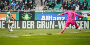 Beitragsbild des Blogbeitrags Nach vier Umstellungen war Rapid erstmals eine Hälfte lang schön anzuschauen