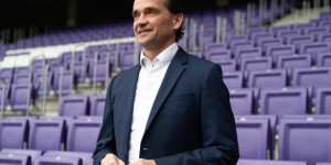 Beitragsbild des Blogbeitrags Tief im Herzen violett ist zu wenig, um ein guter Präsident zu sein