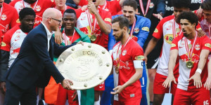 Beitragsbild des Blogbeitrags Zwölf Jahre Unterschied zwischen Salzburg und der Wiener Austria