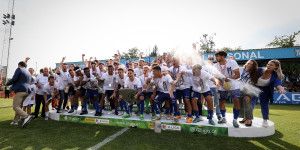 Beitragsbild des Blogbeitrags Blau Weiß Linz Aufsteiger dank Wembley-Tor: „Die Mannschaft ist einzigartig!“ 