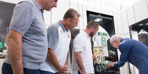 Beitragsbild des Blogbeitrags Rapid bekam einen besonderen Ball, Salzburg winken elf Millionen