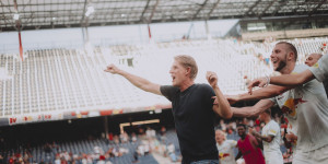 Beitragsbild des Blogbeitrags Austria chancenlos, Salzburg allein an der Spitze: „Letzter“ Triumphzug für Christoph Freund