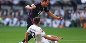 Beitragsbild des Blogbeitrags Erst als Max Wöber raus musste, gewann Bayern!