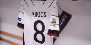Beitragsbild des Blogbeitrags Toni Kroos überzeugt: Das Duell der Wunderkinder wird nicht sein letztes Spiel