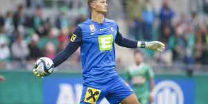 Beitragsbild des Blogbeitrags Erstes Spiel in diesem Jahr: Sturms Tormannriesen Scherpen gelang Comeback