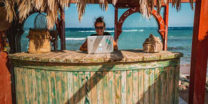 Beitragsbild des Blogbeitrags Urlauben als Übersetzer – wie Sprachmittler auf Reisen gehen