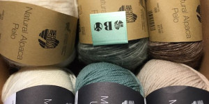 Beitragsbild des Blogbeitrags Charity ‚Ein Schal fürs Leben‘ – Übersetzerinnen stricken für einen guten Zweck