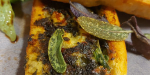 Beitragsbild des Blogbeitrags Erdäpfel-Spinat-Bärlauch-Rolle mit Bauerntopfen