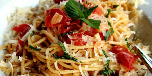 Beitragsbild des Blogbeitrags Pasta aglio e pomodori 