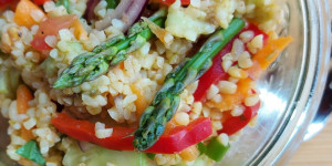 Beitragsbild des Blogbeitrags Bulgur-Gemüse-Salat 