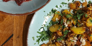 Beitragsbild des Blogbeitrags Erdäpfel-Wirsing-Gröstl
