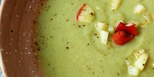 Beitragsbild des Blogbeitrags Pastinaken-Sellerie-Apfel-Suppe 