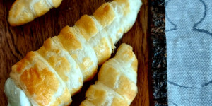 Beitragsbild des Blogbeitrags Blätterteig-Karotten mit 2erlei Fülle