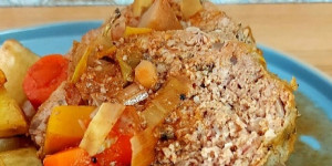 Beitragsbild des Blogbeitrags Faschierter Braten auf Wurzelgemüse