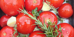 Beitragsbild des Blogbeitrags Ofentomaten-Sauce