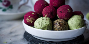 Beitragsbild des Blogbeitrags Protein-Powerballs (zuckerfrei, vegan)